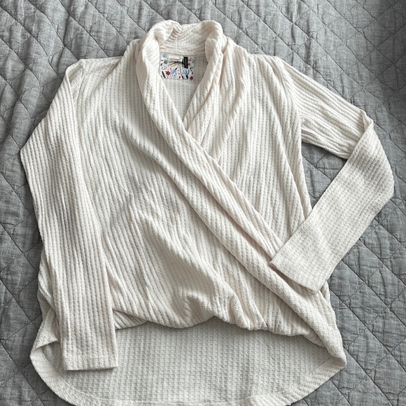 Anthro cream sweater Size XS - Picture 1 of 3